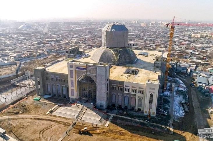 Prezident Shavkat Mirziyoyev Islom sivilizatsiyasi markazida amalga oshirilayotgan qurilish ishlari bilan tanishdi